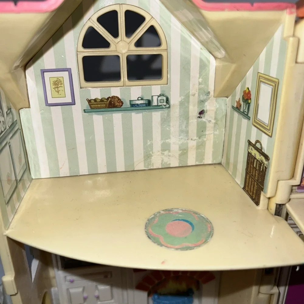 Vintage Fisher-Price Loving Family Sweet Streets Country Cottage Doll House 2000